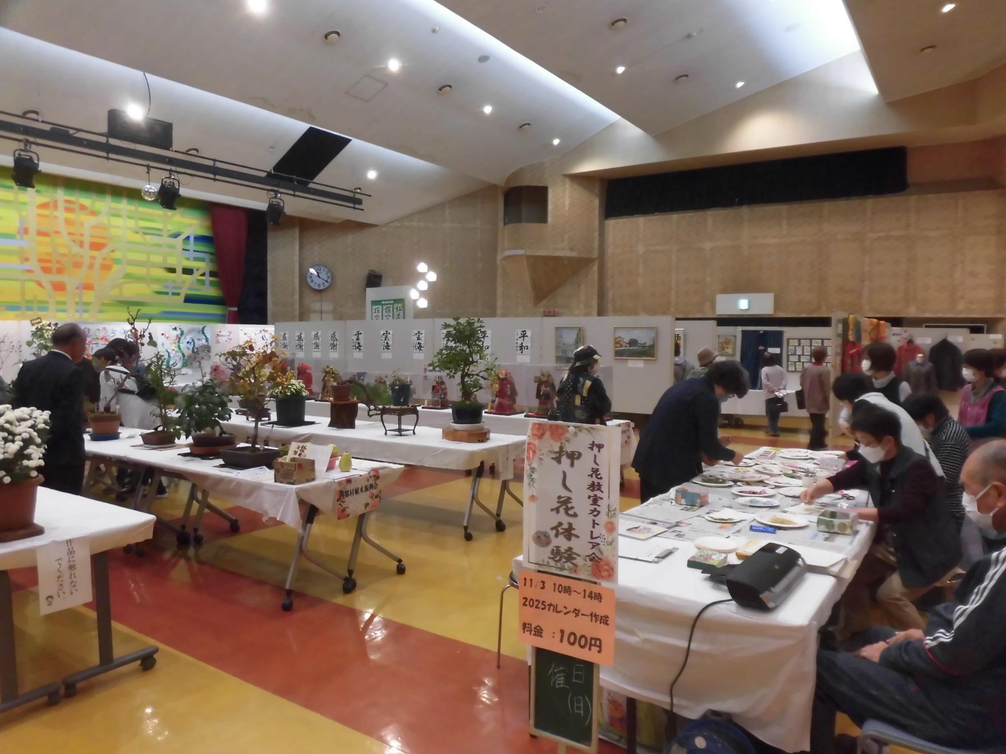 作品展示会（令和6年度の様子）