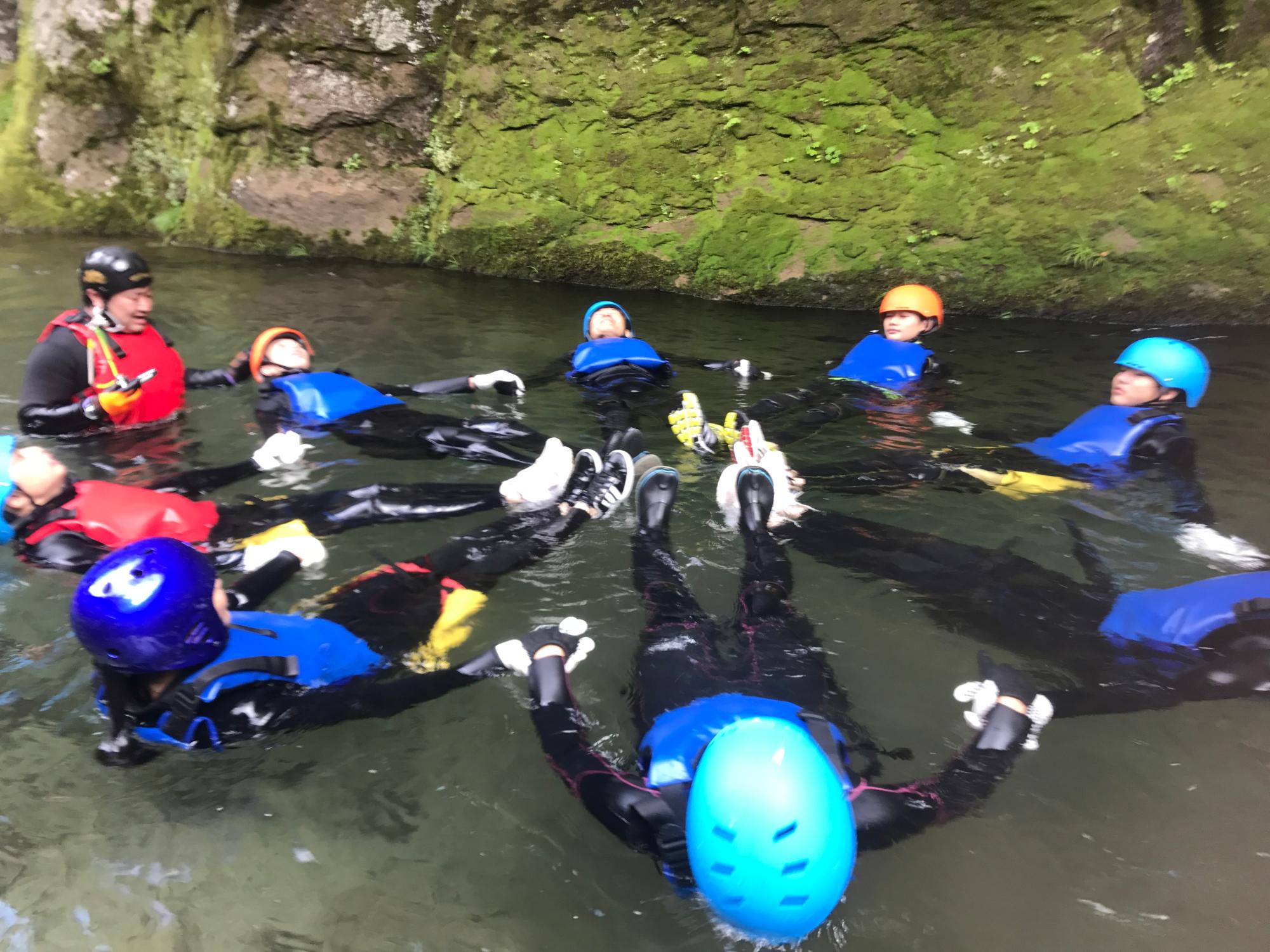 平成29年度のメインの活動は、西郷村が主催してのキャニオニング。阿武隈川源流で川遊びを堪能しました。