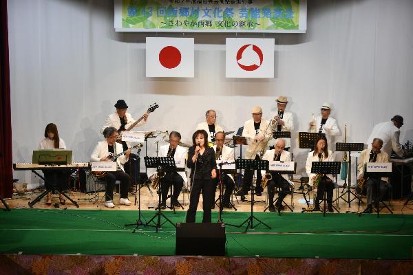芸能発表会（令和7年度の様子）