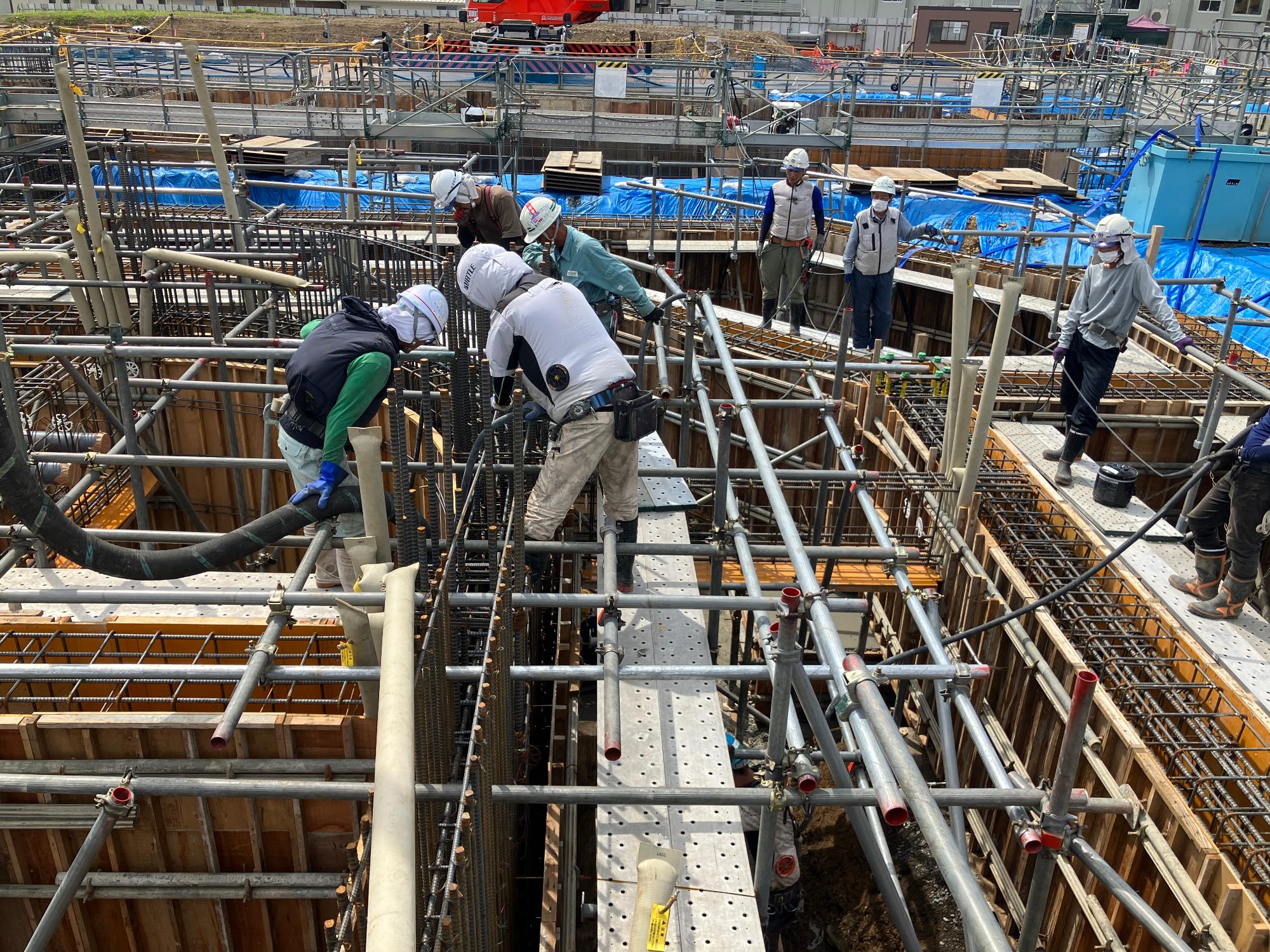 基礎コンクリート打設工事